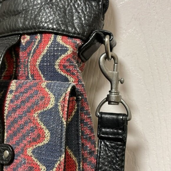 Volcom Destination Tote Blue & Red Geometric Design Crossbody Bag - Picture 4 of 16